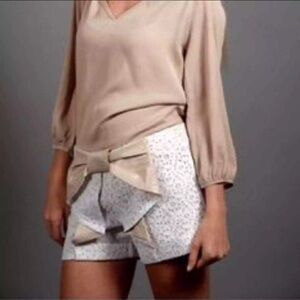 Judith March dressy shorts cream lace with shimmery gold accents size M